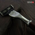Strojek na holení Titan M3 brown round