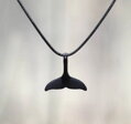 Přívěsek Velrybí ploutev N0106 Black