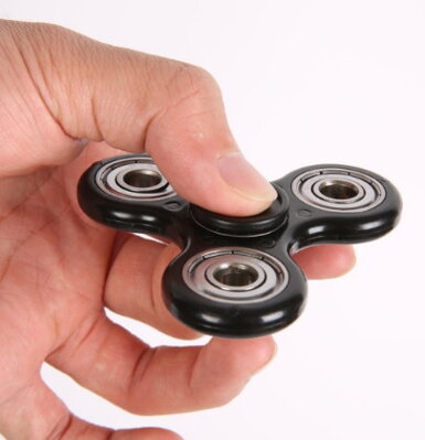 Fidget Spinner kov 7cm černý