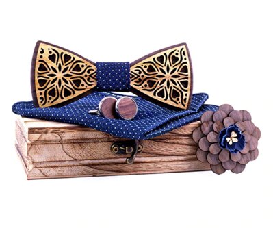 Dřevěný motýlek s knoflíčky, kapesníčkem a broží Miranda T286-C3